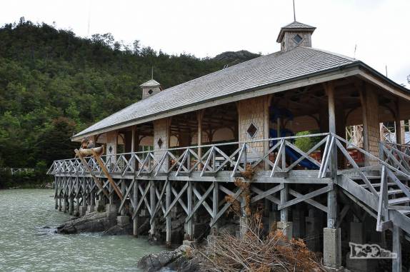 Uma das 'praças' de Caleta Tortel, no sul do Chile